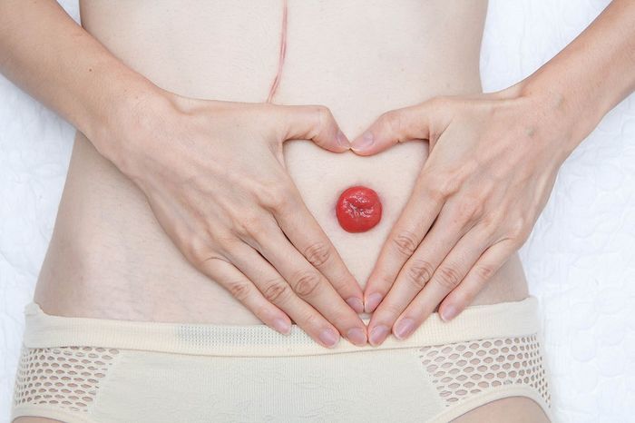 Vị trí đặt hậu môn ảnh hưởng đến độ cứng – mềm của phân thải ra bên ngoài
