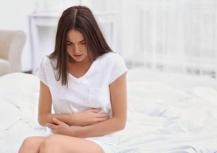 Phân màu xanh có thể là do bệnh về đường tiêu hóa