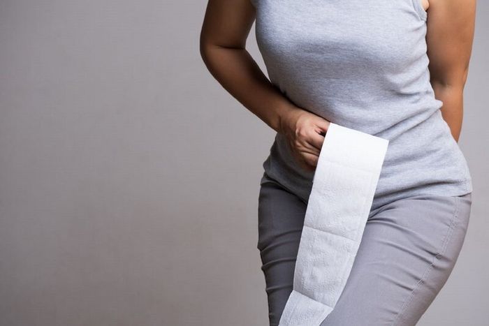Rát ở khu vực hậu môn là dấu hiệu rất phổ biến