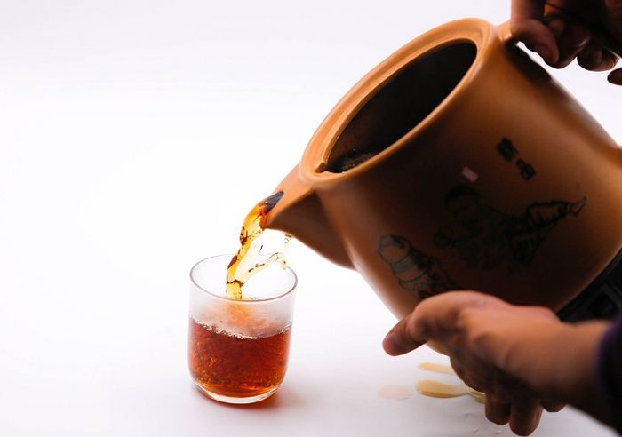 Nước sắc cỏ sữa uống để điều trị tiêu chảy hiệu quả
