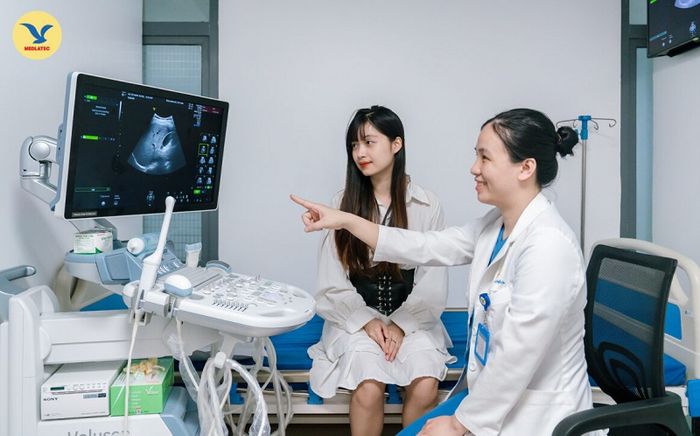 Hãy thăm bác sĩ nếu đau bụng khi đói kéo dài hoặc xuất hiện biểu hiện bất thường