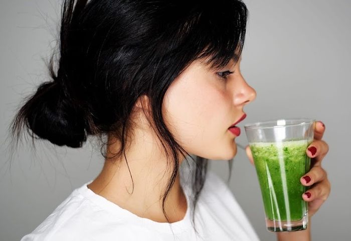 Một ly nước rau má trong những ngày nóng gió của mùa hè sẽ giúp làm dịu cảm giác nóng rực trong cơ thể