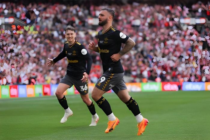 Southampton 'vắt hết nước miếng' khi trở lại Premier League.