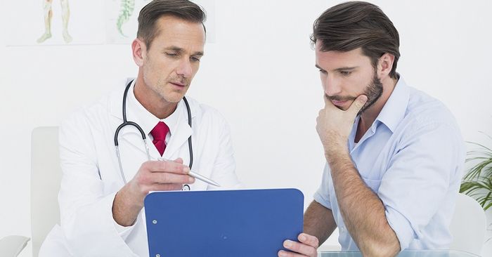 Nếu đau bụng dưới ở nam giới kéo dài, cần thăm bác sĩ chuyên khoa để đặt chẩn đoán chính xác