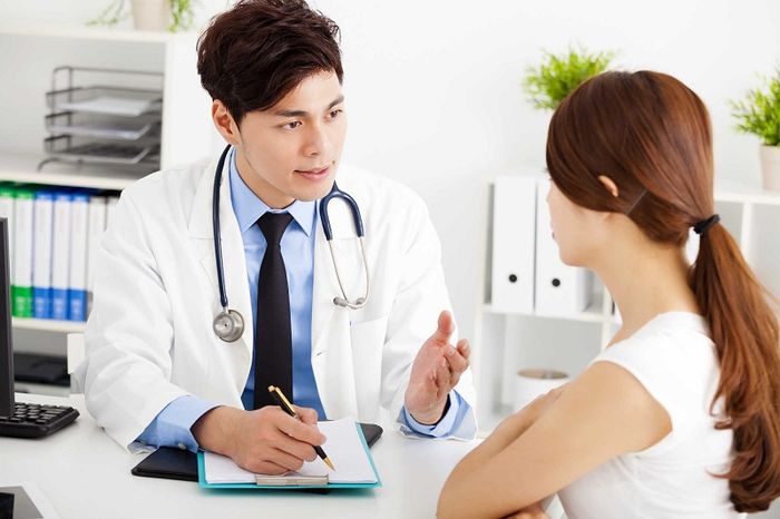 Việc thụt tháo đại tràng tại nhà cần được tư vấn từ bác sĩ chuyên khoa
