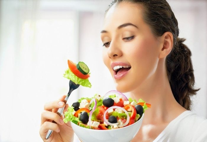 Phân chia nhỏ bữa ăn để giảm áp lực cho dạ dày