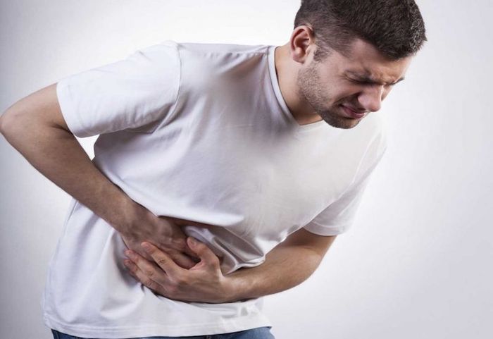 Nếu chỉ có triệu chứng đau nhẹ, bạn có thể áp dụng các biện pháp giảm triệu chứng viêm loét dạ dày.