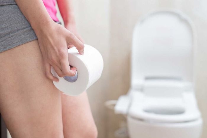 Sự tiêu chảy kéo dài và tần suất đi đại tiện tăng gây ra vấn đề về viêm nhiễm ở hậu môn.