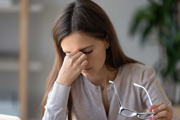 Mắt đỏ có phải là biểu hiện của một căn bệnh nào không?