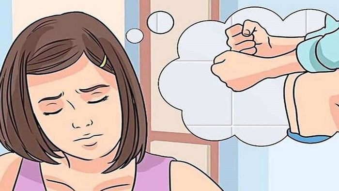 Rặn mạnh và cảm giác đau rát ở hậu môn do táo bón thường là một nỗi ám ảnh đối với nhiều người