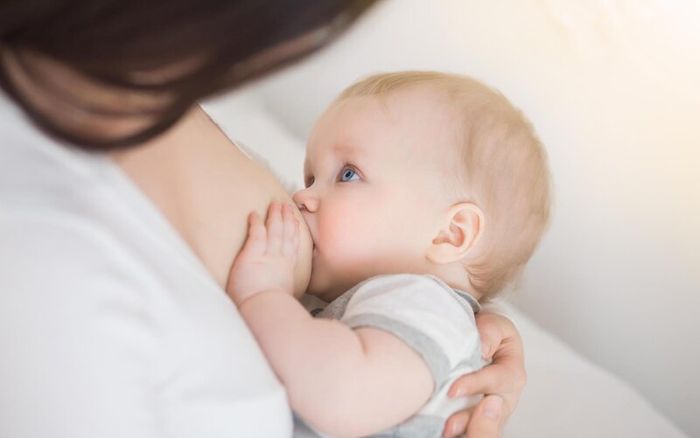  Đường ruột của trẻ sinh non thường chưa hoàn thiện, dễ gặp rối loạn tiêu hóa