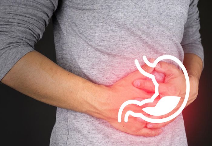 Bác sĩ có thể kê đơn thuốc điều trị các triệu chứng viêm dạ dày cho bệnh nhân