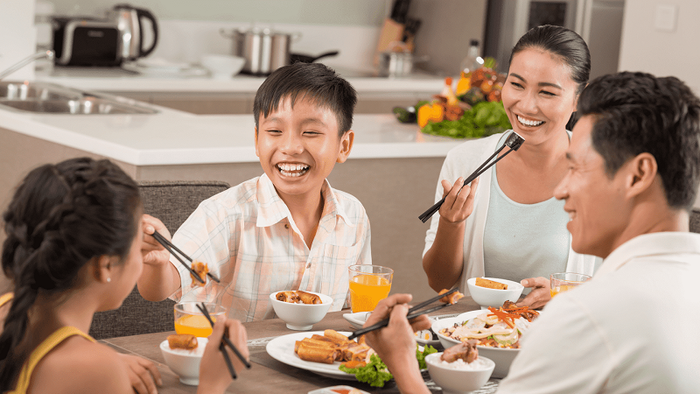 Người đàn ông cảm thấy đau bụng ngay sau bữa ăn sáng và cảm thấy mệt mỏi