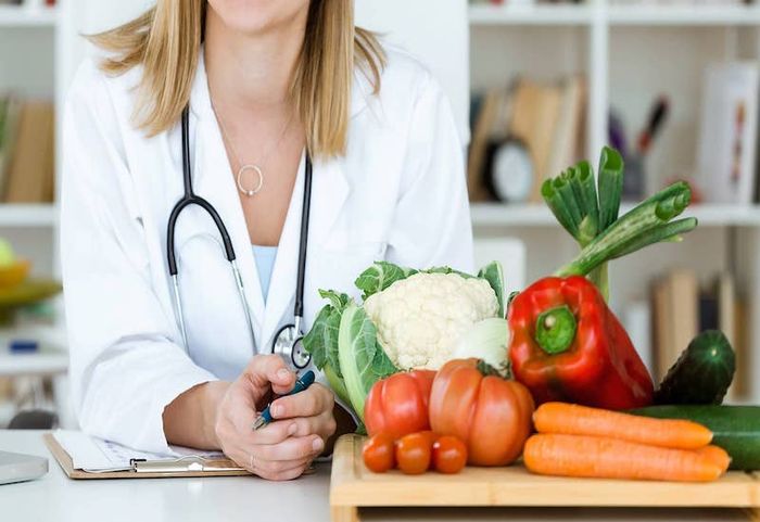 Một chế độ ăn lành mạnh sẽ giúp hạn chế sự phát triển của các tổn thương viêm loét dạ dày