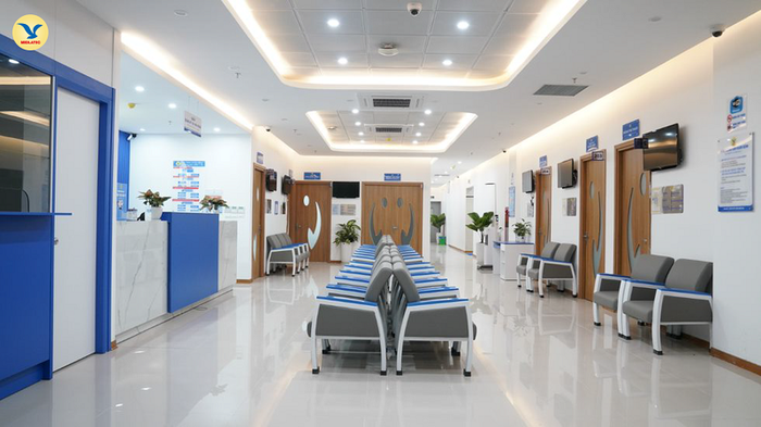 Để đảm bảo an toàn và chính xác, nên chọn cơ sở y tế uy tín để thực hiện nội soi dạ dày.