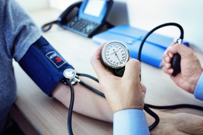 Nhiễm độc trong viêm ruột thừa là một thể bệnh nguy hiểm đe dọa tính mạng, thường có biểu hiện là tụt huyết áp