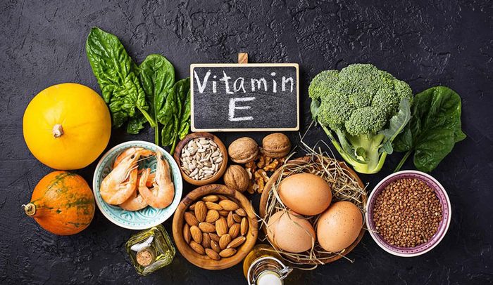 Các loại thực phẩm giàu vitamin E sẽ giúp hiệu quả trong việc thu nhỏ búi trĩ.