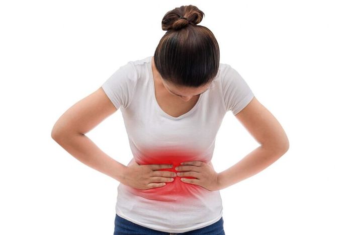 Triệu chứng chính của viêm xung huyết ở hang vị dạ dày là đau vùng thượng vị