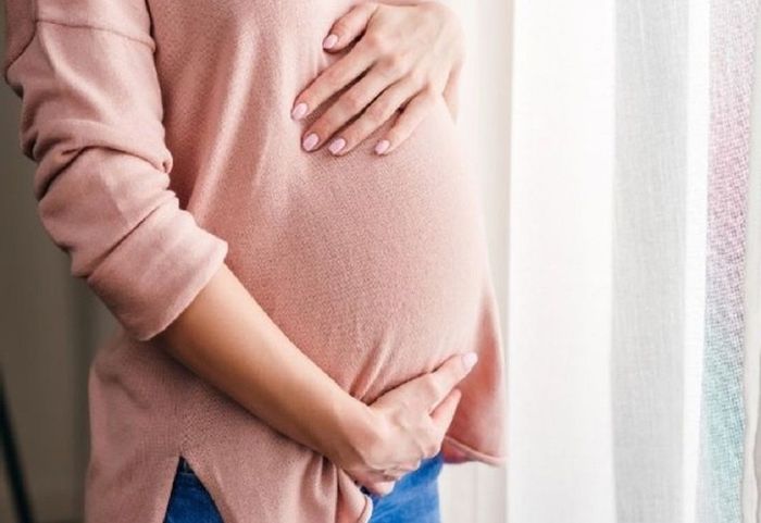 Bụng to có thể do mang thai nên nếu muốn biết có bị chất lỏng trong bụng không, hãy đi khám