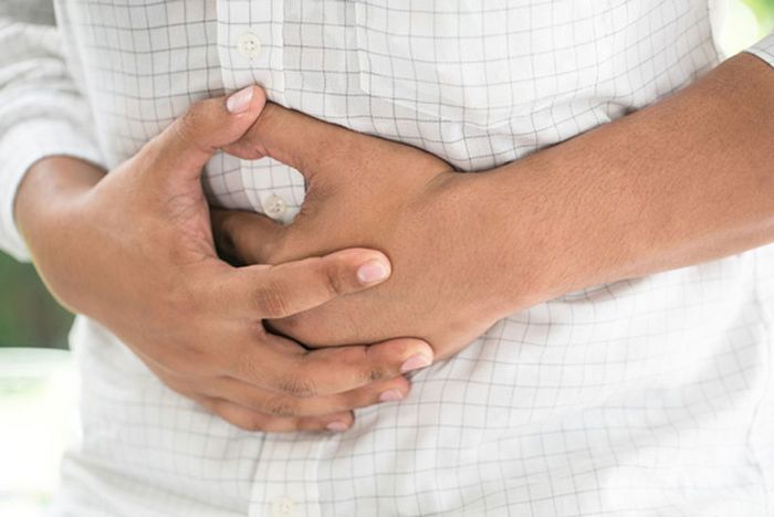 Nếu ăn quá no, bạn rất dễ gặp đau thượng vị