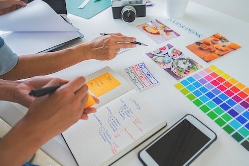 Màu sắc là một trong những giá trị cốt lõi của thương hiệu.
