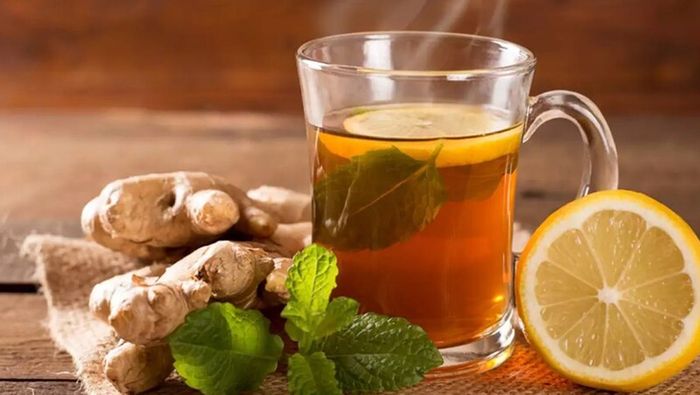 Gừng có chứa hoạt chất Phenol - thành phần giúp giảm các vấn đề liên quan đến dạ dày như buồn nôn, đau bụng, ...