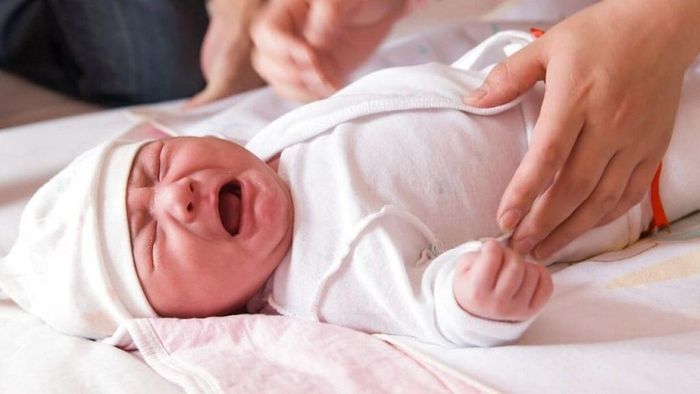 vấn đề chướng bụng đầy hơi ở trẻ sơ sinh