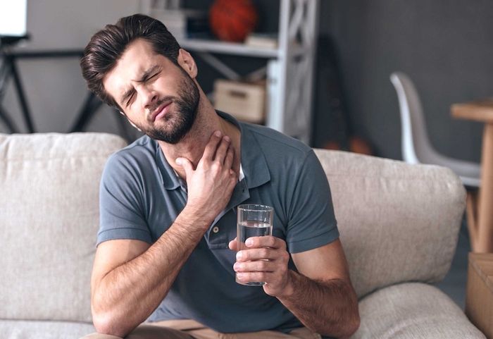Khó thở khi bị trào ngược dạ dày có nguy hiểm không?