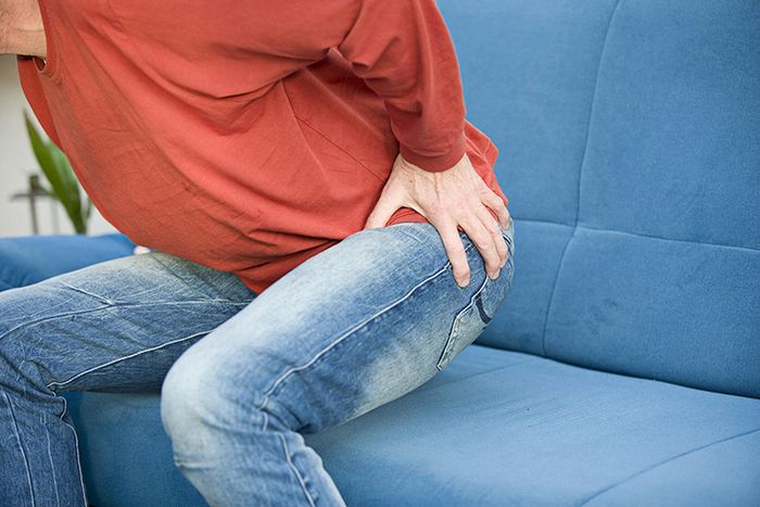 Nhiều người thường cố gắng giấu bệnh và tự xử lý tại nhà