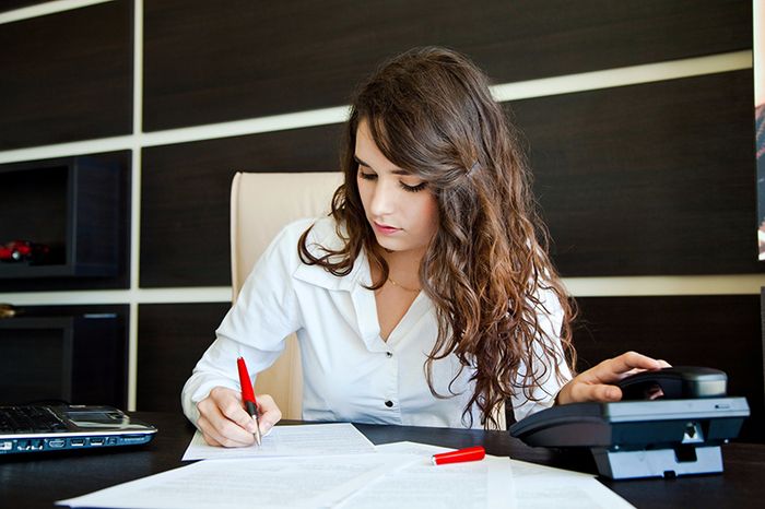 Nhóm nguy cơ cao bị bệnh trĩ trong đó có nhân viên văn phòng