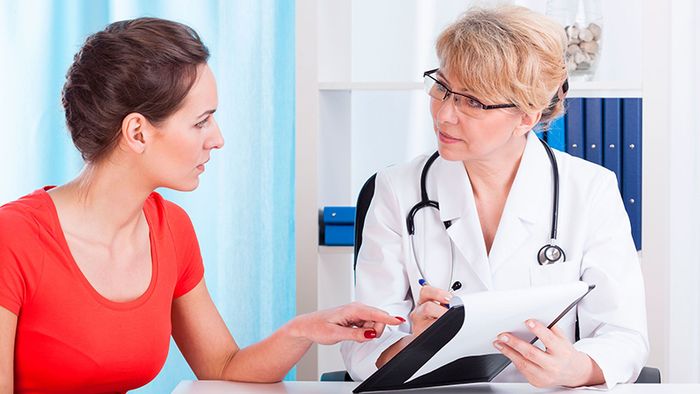 Người bệnh cần tìm đến bác sĩ để được khám trực tràng bằng ngón tay và đưa ra chẩn đoán chính xác