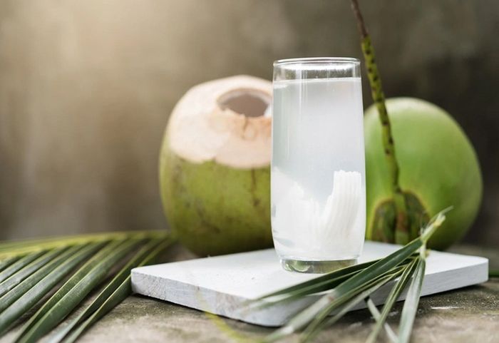 Nên Uống Nước Dừa Khi Bị Tiêu Chảy