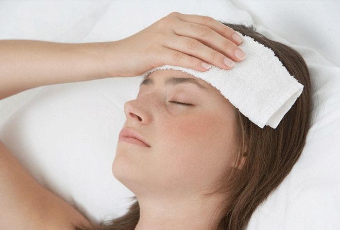 sốt đạt mức 38 độ C.