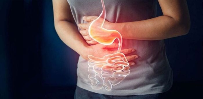 Cẩn thận khi gặp tình trạng táo bón kèm đau lưng do tắc ruột