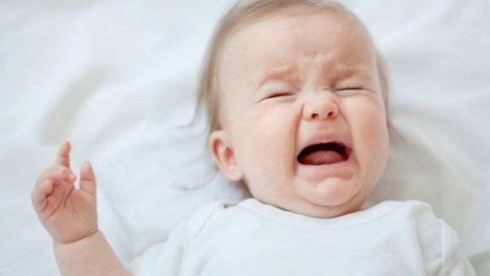 Trẻ bị chảy máu khi đi đại tiện