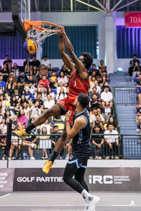 Các pha ghi điểm ấn tượng của Jevonnie Scott (Saigon Heat.EXE) được ghi lại bởi nhiếp ảnh gia Nguyễn Thế Anh, là điểm nhấn của chặng 4 trong giải bóng rổ 3x3.EXE Premier Vietnam.