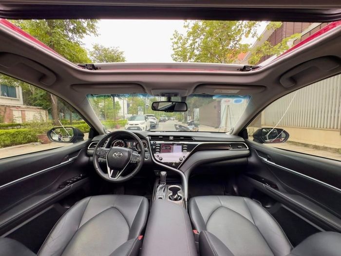 Giá của Toyota Camry 2020 sau 4 năm sử dụng là bao nhiêu khi xuất hiện trên thị trường xe đã qua sử dụng? 470332