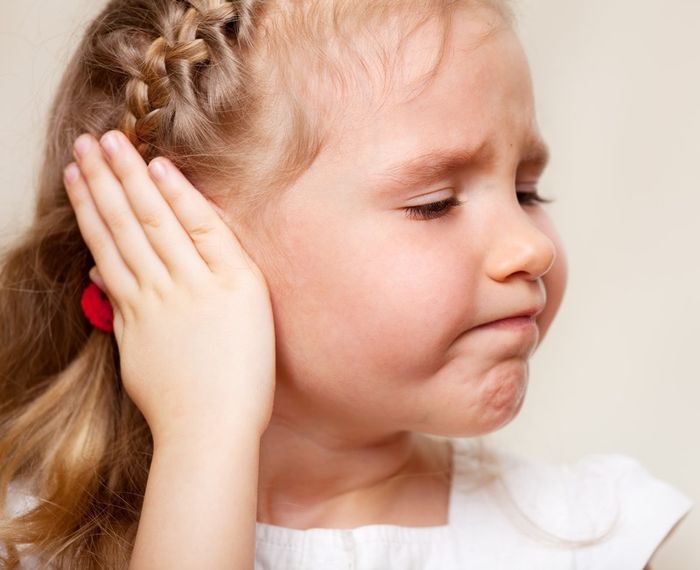 Viêm tai giữa có thể gây ra biến chứng ảnh hưởng đến khả năng nghe