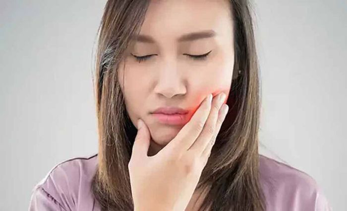 Không há được miệng sau khi nhổ răng khôn là một biểu hiện phổ biến