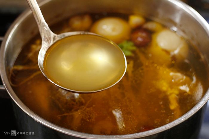 Sử Dụng Kỹ Thuật 'Nấu Nhẹ Lửa' Trong Nấu Ăn