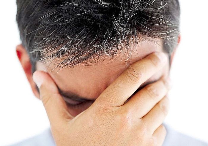 Tóc trắng sớm là gì?