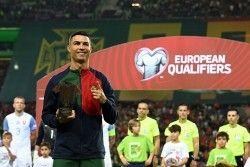 Cristiano Ronaldo Lập Kỷ Lục Cầu Thủ Tham Dự VCK EURO Nhiều Lần Nhất