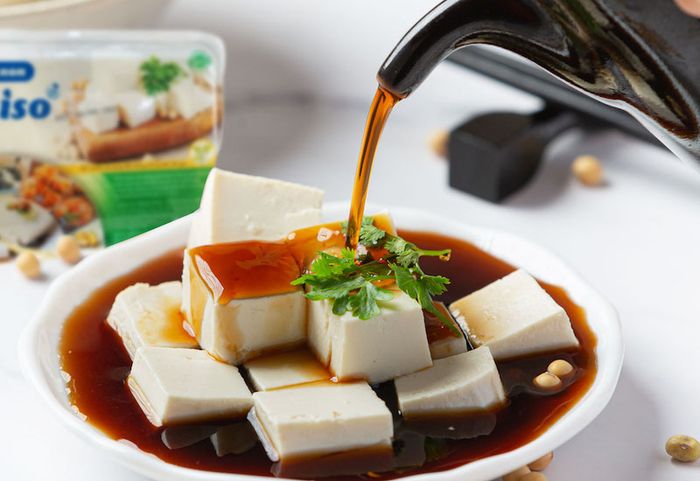 Đậu phụ có thể ăn riêng hoặc phối hợp với các nguyên liệu khác.