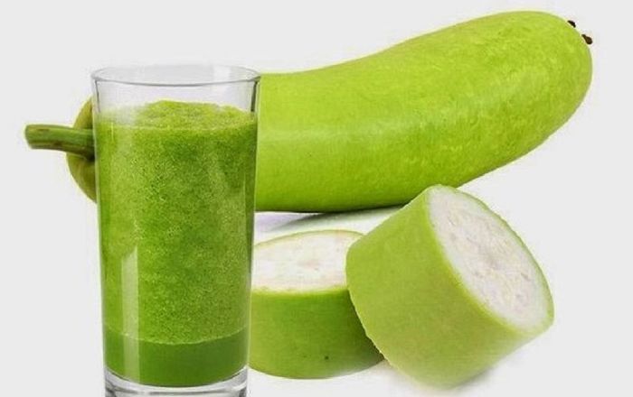 Nước bí đao ép mát lạnh và dễ uống