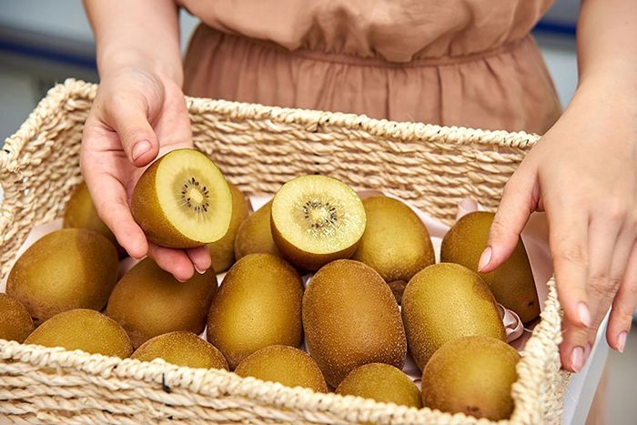 Kiwi có nhiều dưỡng chất giúp cải thiện giấc ngủ