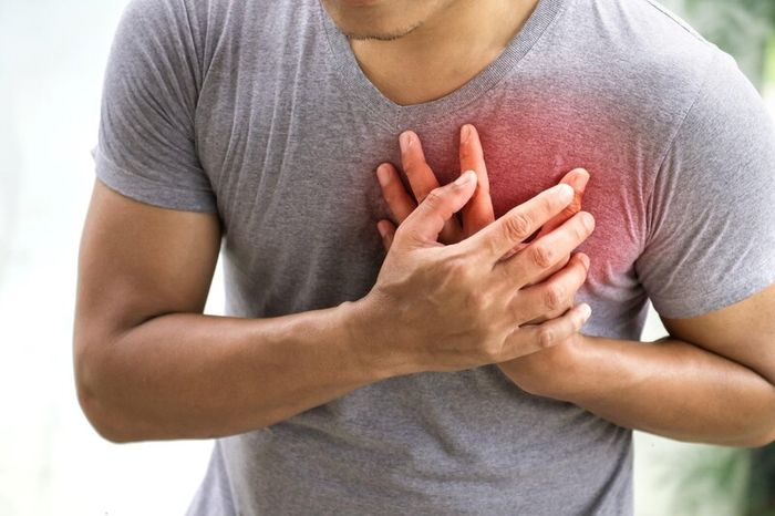 Chứng tình trạng cholesterol thấp cũng có thể gây ra những biến chứng nguy hiểm liên quan đến tim mạch.