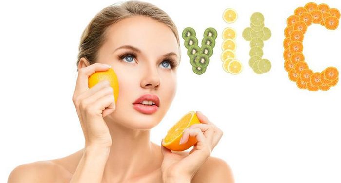 Vitamin C đóng vai trò quan trọng trong việc ngăn ngừa quá trình lão hóa và giúp cải thiện tình trạng da