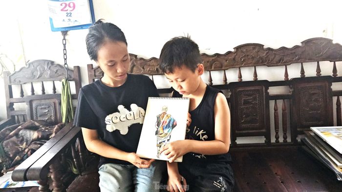 Nghĩa chia sẻ ý nghĩa của việc thêm những chi tiết chân thật vào bức tranh về 'Sư Thích Minh Tuệ'