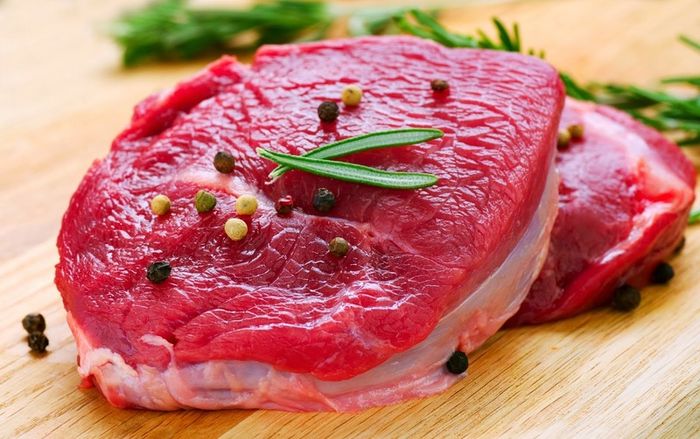 Cholesterol trong thịt bò có thể gây ra các biến chứng về tim mạch