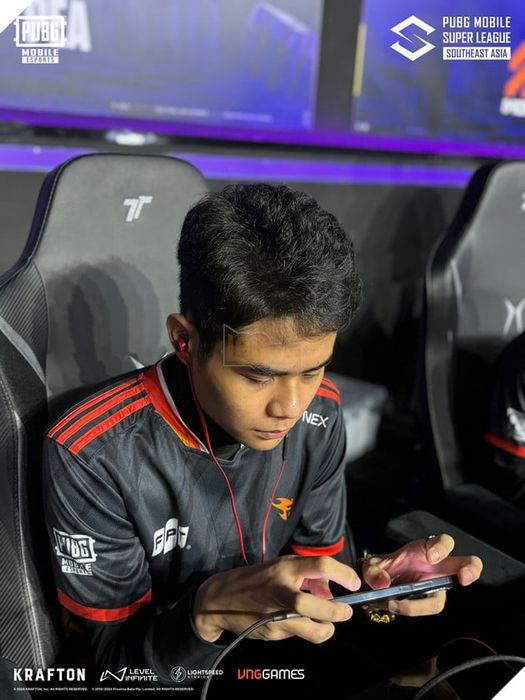 2024 PMSL SEA Mùa Hè: Đội Batman Team Flash Quyết Tâm Cùng Đồng Đội Giành Vé Tham Dự Esports World Cup 2